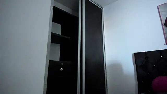 Snapshot of WilliamsAndCatherine chatting on 7, 5, 2026 WilliamsAndCatherine online show from 7, 5, 2026