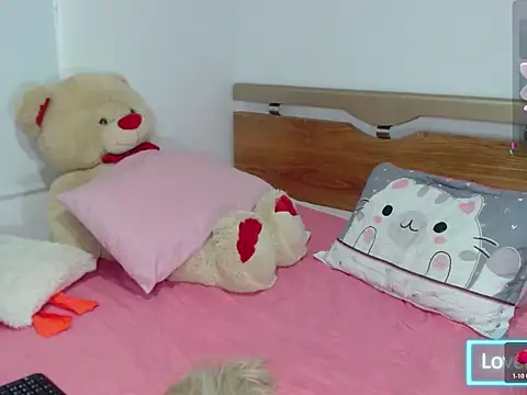 honey-blossom online show from 4, 4, 2026