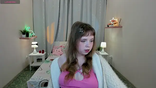 Snapshot of LeonaHicks chatting on 26, 3, 2026 LeonaHicks online show from 26, 3, 2026