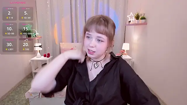 Snapshot of LeonaHicks chatting on 28, 3, 2026 LeonaHicks online show from 28, 3, 2026