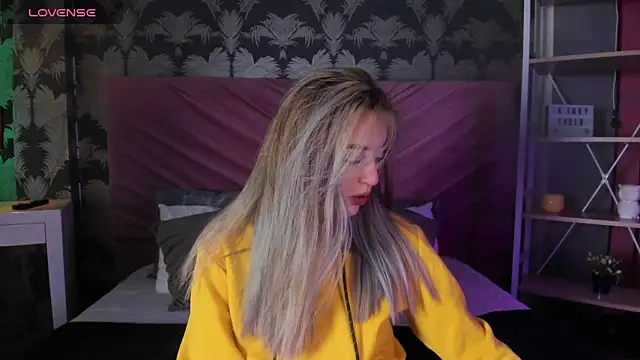  mykinkydoll  online show from 21, 4, 2026