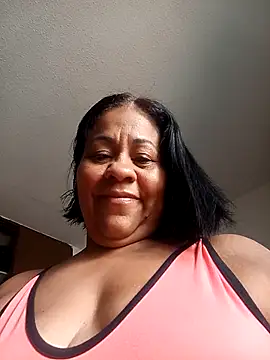Snapshot of Veronica_missbigg chatting on 1, 5, 2026 Veronica missbigg online show from 1, 5, 2026