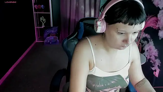 Amelia goth online show from 5, 6, 2026
