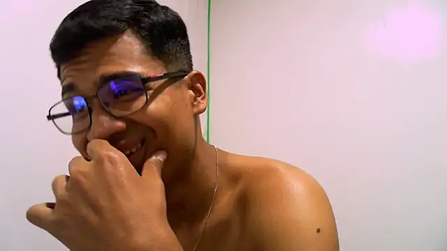 Snapshot of ThiagoVega_ chatting on 30, 4, 2026 ThiagoVega online show from 30, 4, 2026