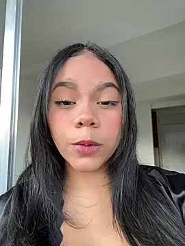 Snapshot of Aly_leee chatting on 21, 7, 2026 Aly leee online show from 21, 7, 2026
