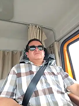 Snapshot of DosAlmasArdientesED chatting on 21, 4, 2026 DosAlmasArdientesED online show from 21, 4, 2026