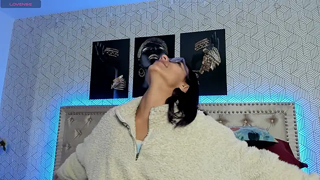 ValeAlvarez  online show from 18, 4, 2026