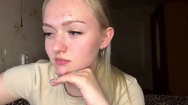 Sophia Blonde online show from 20, 4, 2026