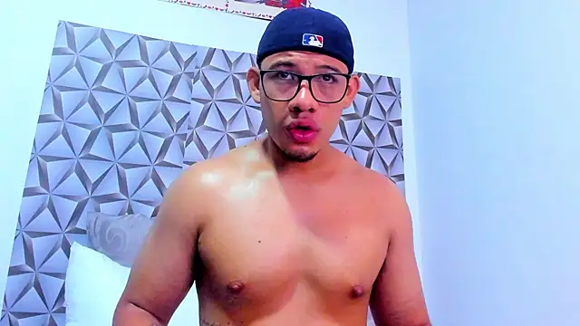 Snapshot of Benjamin_lich chatting on 1, 4, 2026 Benjamin lich online show from 1, 4, 2026