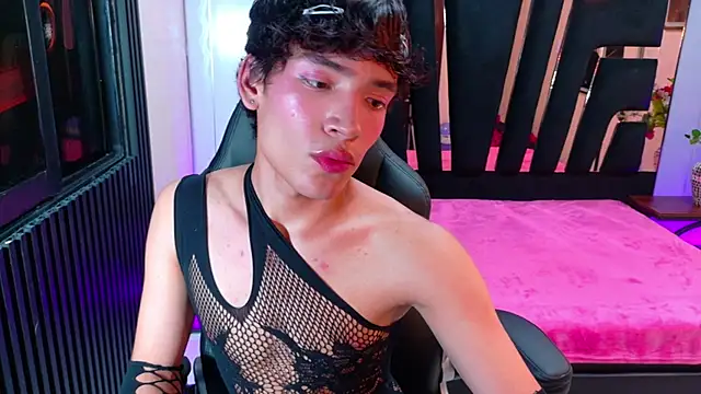 Snapshot of IsaacNovaa chatting on 5, 4, 2026 IsaacNovaa online show from 5, 4, 2026