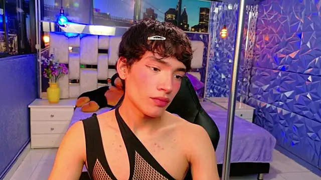 IsaacNovaa online show from 16, 4, 2026