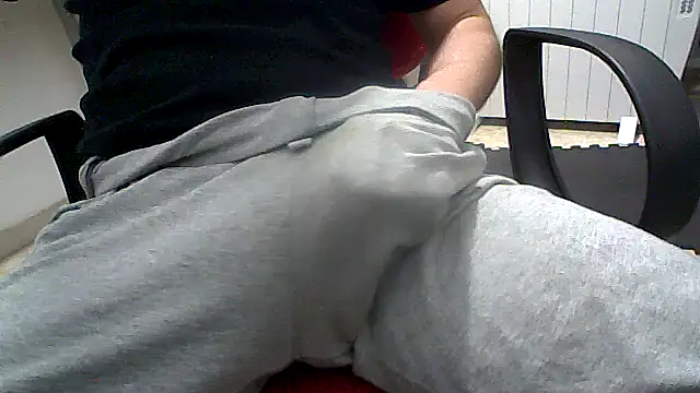 Snapshot of xfri77 chatting on 25, 4, 2026 xfri77 online show from 25, 4, 2026