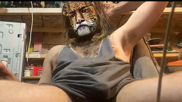 Snapshot of hairyhungnaughtyguy chatting on 15, 6, 2026 hairyhungnaughtyguy online show from 15, 6, 2026