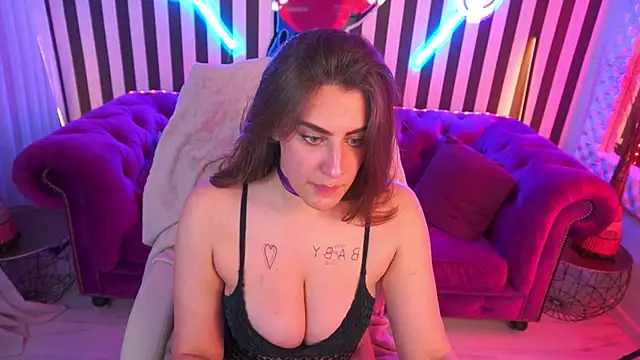 Snapshot of HeyKitten chatting on 3, 5, 2026 HeyKitten online show from 3, 5, 2026