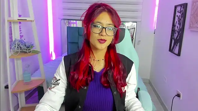 Snapshot of Sara_Red_X chatting on 10, 6, 2026 Sara Red X online show from 10, 6, 2026