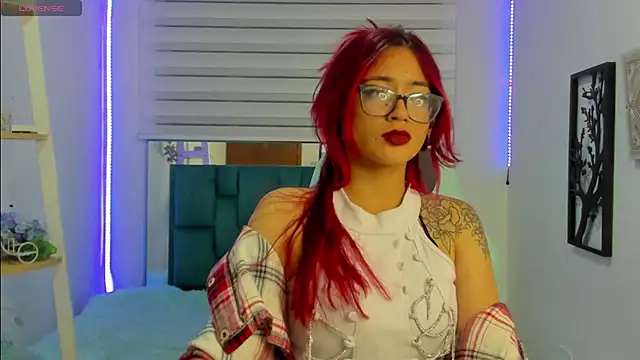 Snapshot of Sara_Red_X chatting on 7, 7, 2026 Sara Red X online show from 7, 7, 2026