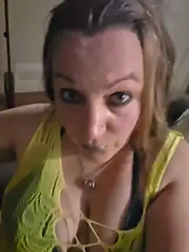 Queenemerald online show from 4, 7, 2026