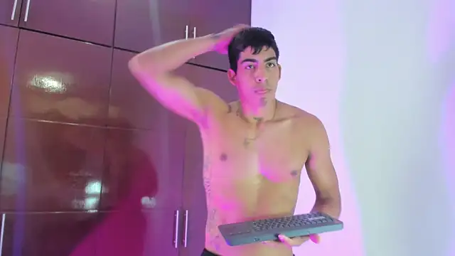 Milo LatinBoy online show from 1, 4, 2026