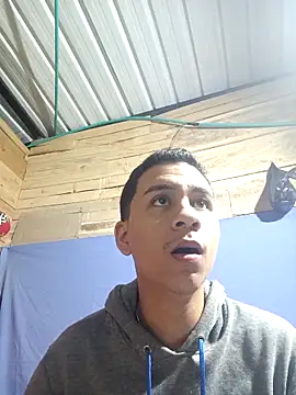 Snapshot of Emyli_Liamm chatting on 26, 3, 2026 Emyli Liamm online show from 26, 3, 2026