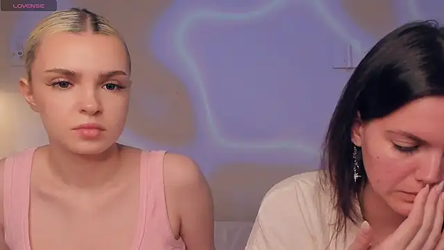 Snapshot of JuliannPaysour chatting on 8, 5, 2026 JuliannPaysour online show from 8, 5, 2026
