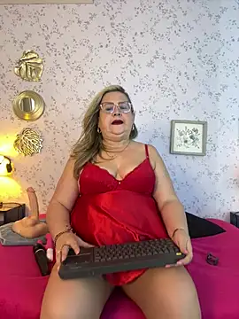 Snapshot of Martinacurvy_ chatting on 2, 4, 2026 Martinacurvy online show from 2, 4, 2026
