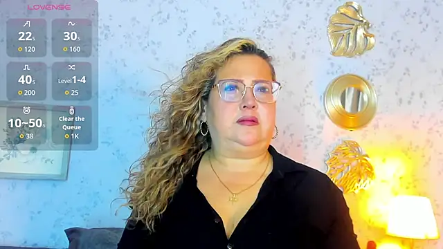 Snapshot of Martinacurvy_ chatting on 15, 4, 2026 Martinacurvy online show from 15, 4, 2026
