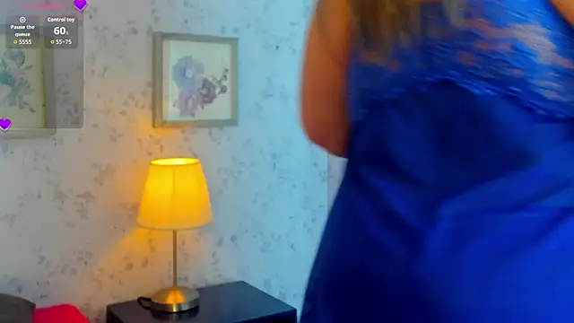 Snapshot of Martinacurvy_ chatting on 9, 5, 2026 Martinacurvy online show from 9, 5, 2026