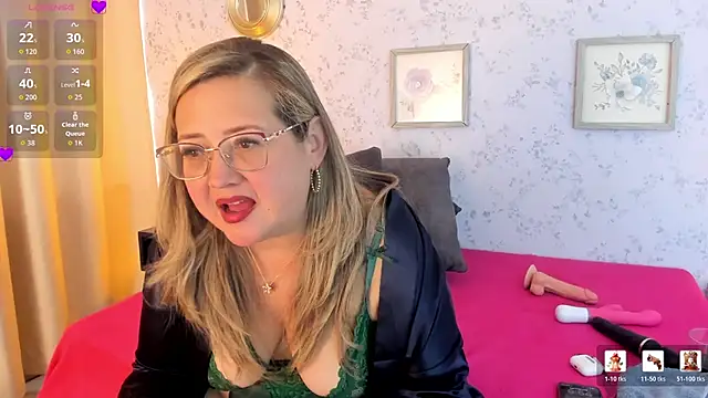 Snapshot of Martinacurvy_ chatting on 11, 5, 2026 Martinacurvy online show from 11, 5, 2026