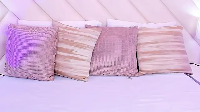 MoollyLove online show from 28, 3, 2026