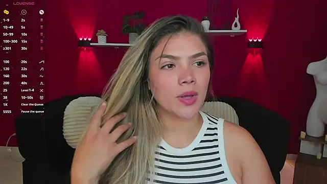 Snapshot of Sofia_Velvetx chatting on 8, 4, 2026 Sofia Velvetx online show from 8, 4, 2026