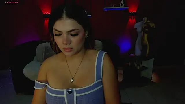 Snapshot of Sofia_Velvetx chatting on 27, 5, 2026 Sofia Velvetx online show from 27, 5, 2026