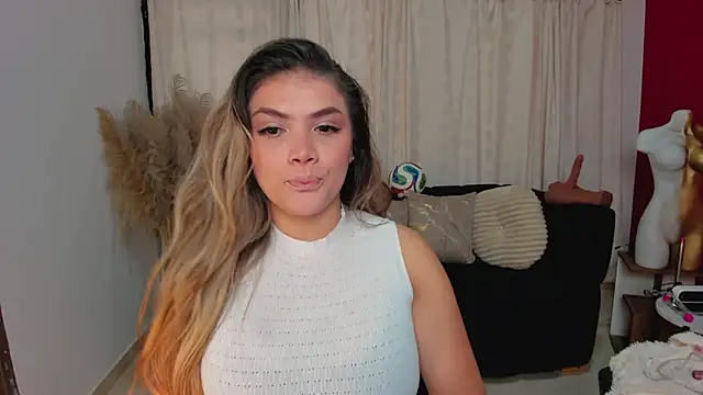 Snapshot of Sofia_Velvetx chatting on 27, 6, 2026 Sofia Velvetx online show from 27, 6, 2026