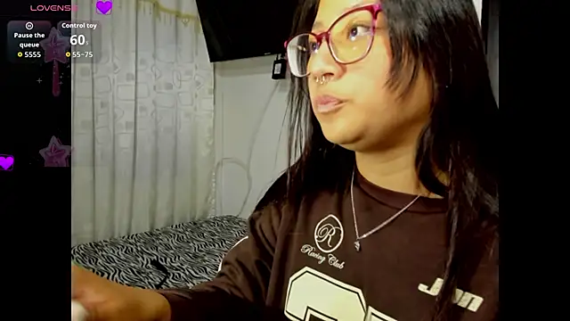 Snapshot of rouse__red chatting on 30, 3, 2026 rouse red online show from 30, 3, 2026