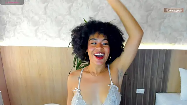 baddie delaylaa online show from 27, 4, 2026