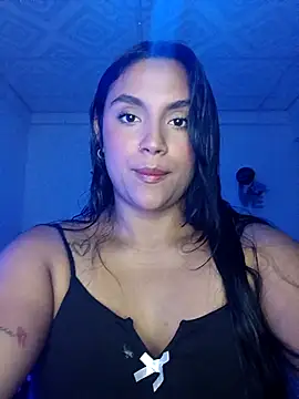 Snapshot of Kim_roussee chatting on 7, 4, 2026 Kim roussee online show from 7, 4, 2026