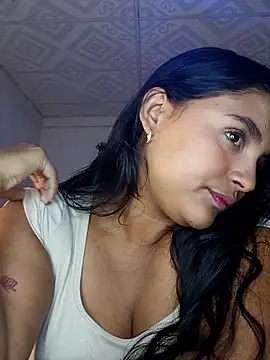 Snapshot of Kim_roussee chatting on 25, 4, 2026 Kim roussee online show from 25, 4, 2026