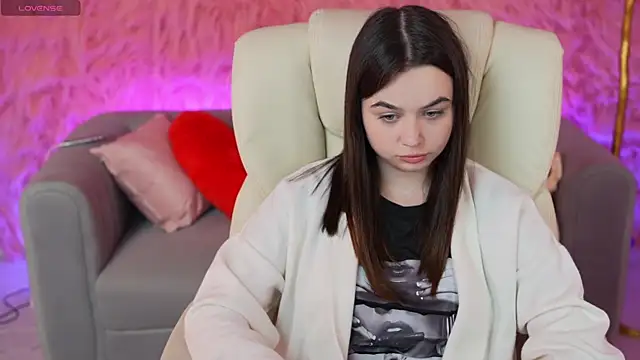 LeslyPeach  online show from 27, 3, 2026