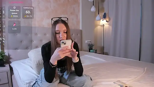 Nayeomy online show from 3, 4, 2026