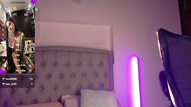 Snapshot of Victoria_key chatting on 28, 5, 2026 Victoria key online show from 28, 5, 2026