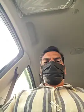 Snapshot of 9inchesHire chatting on 23, 4, 2026 9inchesHire online show from 23, 4, 2026