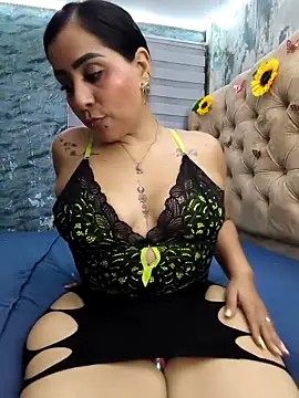Snapshot of val_eria chatting on 2, 4, 2026 val eria online show from 2, 4, 2026