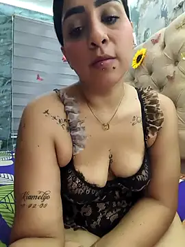 Snapshot of val_eria chatting on 22, 4, 2026 val eria online show from 22, 4, 2026