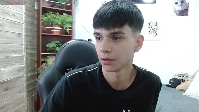 Snapshot of maxim_rod chatting on 7, 4, 2026 maxim rod online show from 7, 4, 2026