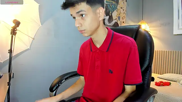 Snapshot of maxim_rod chatting on 3, 6, 2026 maxim rod online show from 3, 6, 2026
