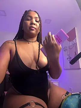 Snapshot of madisoncurt_ chatting on 19, 5, 2026 madisoncurt online show from 19, 5, 2026