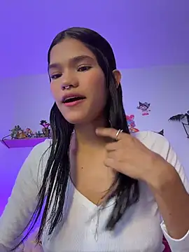Emycarver09  online show from 12, 5, 2026