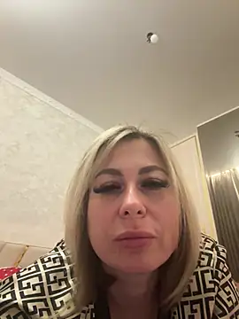 Snapshot of peach_widow chatting on 22, 4, 2026 peach widow online show from 22, 4, 2026