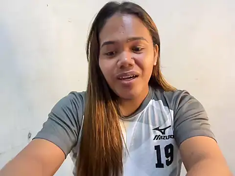 yourhotwild bella online show from 24, 7, 2026