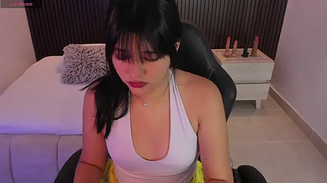 Snapshot of MILLYEVANS1 chatting on 11, 4, 2026 MILLYEVANS1 online show from 11, 4, 2026
