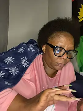BoobsQueeen online show from 14, 7, 2026